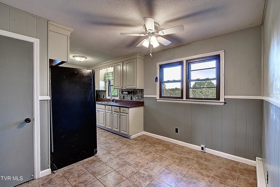 Photo #15: 161 Grandview Road