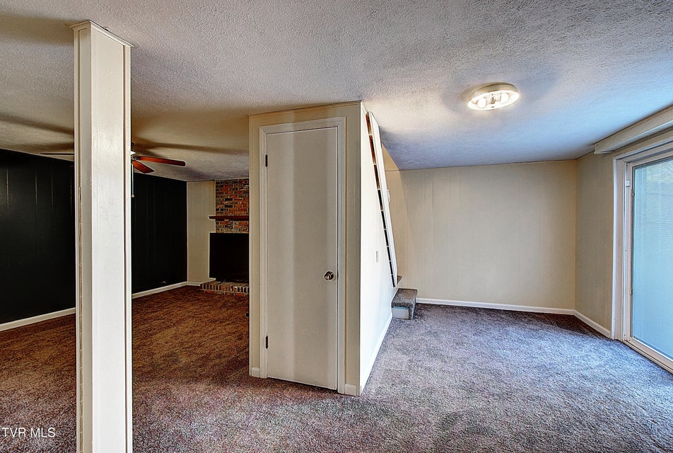 Photo #32: 161 Grandview Road