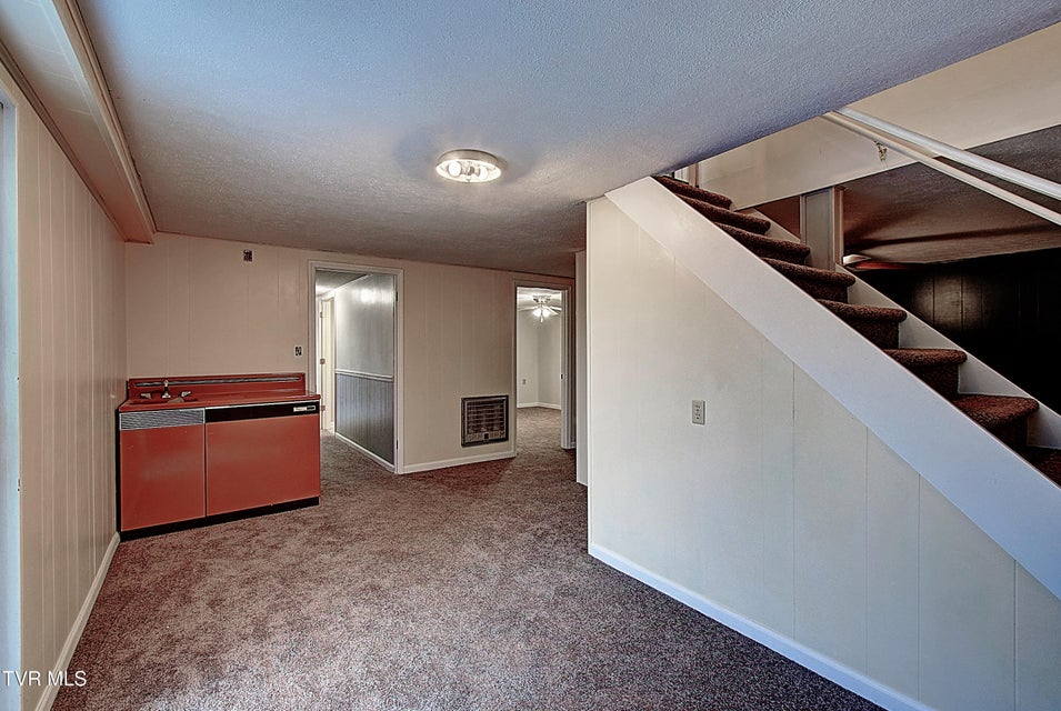 Photo #33: 161 Grandview Road