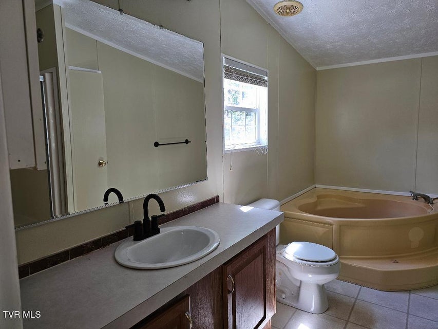 Photo #16: 8802 Gateway Drive
