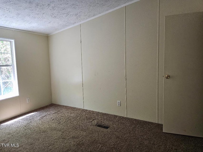 Photo #7: 8802 Gateway Drive
