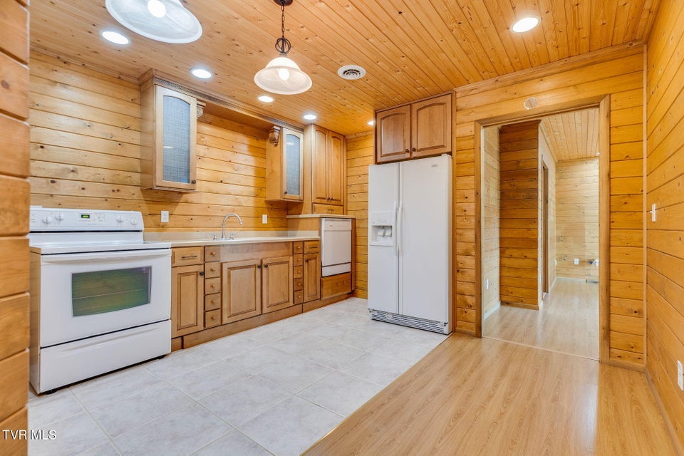 Photo #38: 4303 Highway 11w 