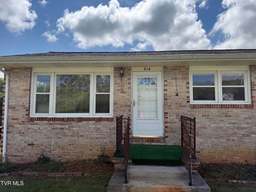 Photo #2: 914 Mountain View Road