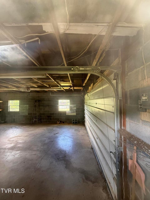 Photo #15: 914 Mountain View Road