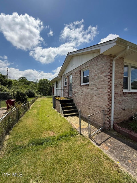 Photo #3: 914 Mountain View Road