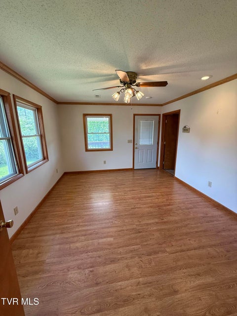 Photo #38: 914 Mountain View Road