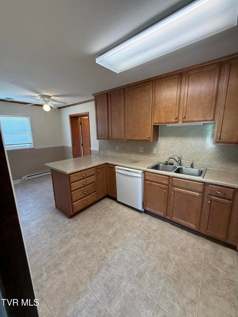 Photo #35: 914 Mountain View Road