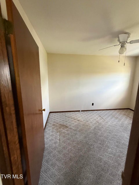 Photo #31: 914 Mountain View Road