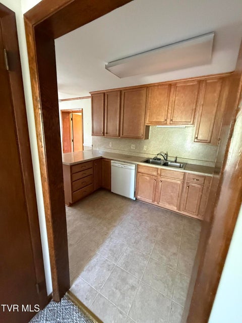 Photo #34: 914 Mountain View Road