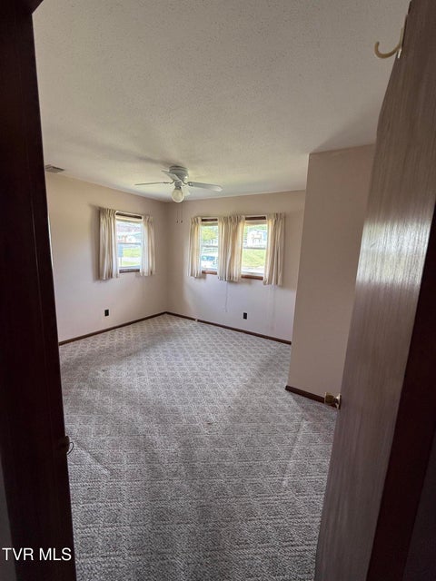 Photo #27: 914 Mountain View Road