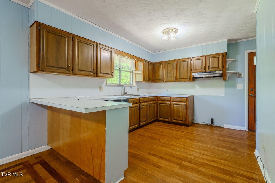 Photo #12: 812 Redbud Drive