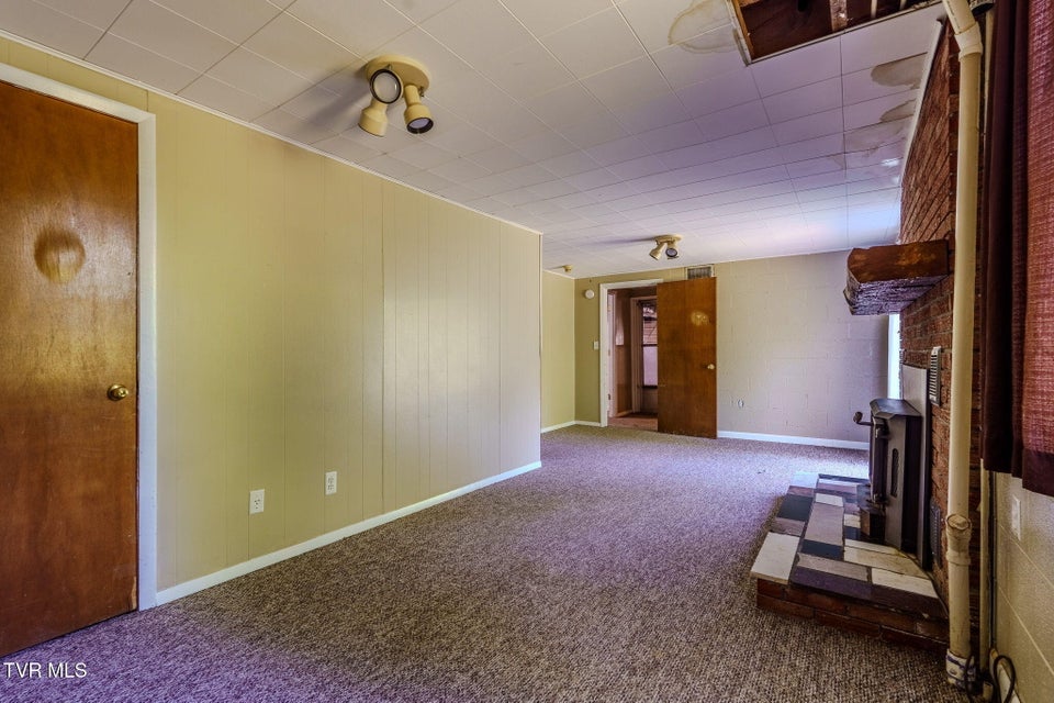 Photo #5: 812 Redbud Drive