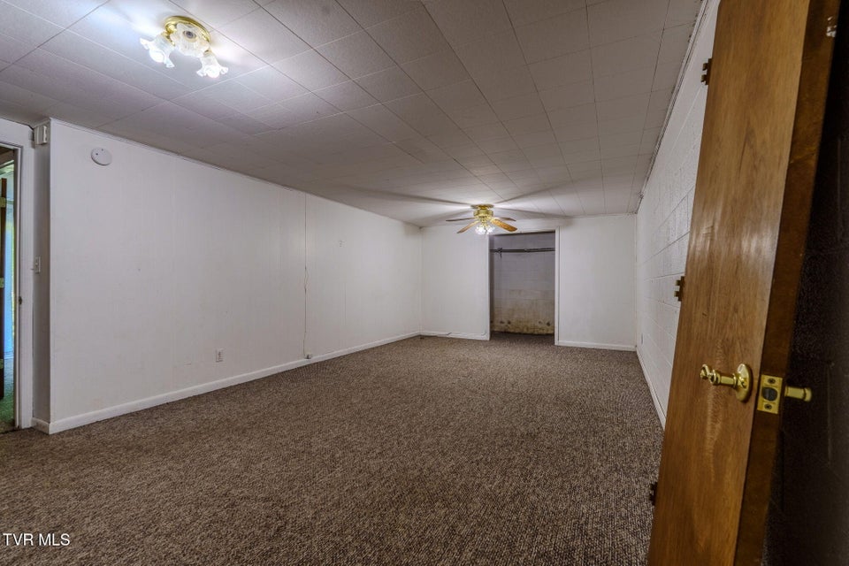 Photo #27: 812 Redbud Drive