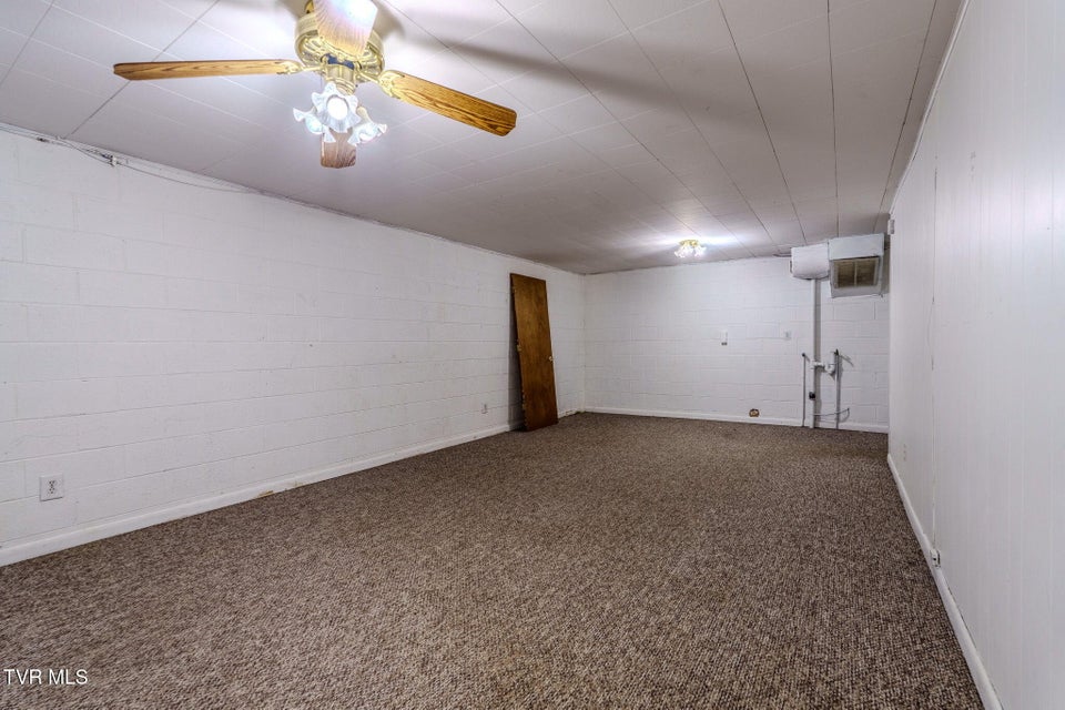 Photo #28: 812 Redbud Drive