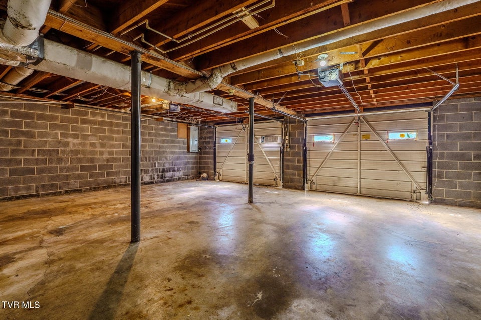 Photo #30: 812 Redbud Drive