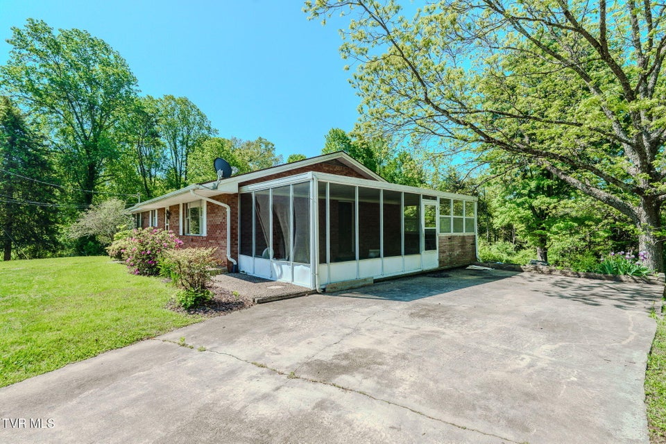 Photo #31: 812 Redbud Drive