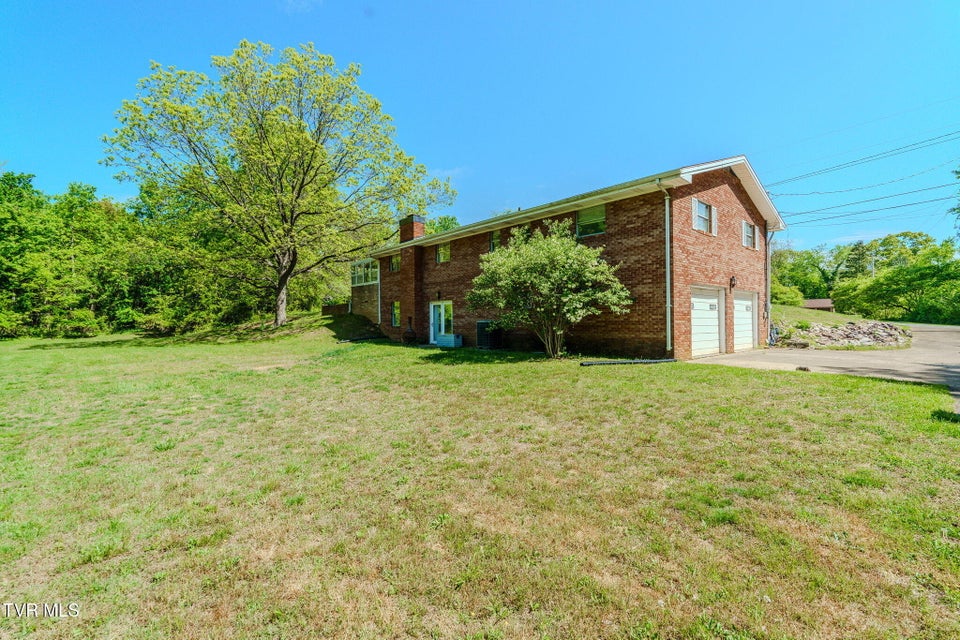 Photo #33: 812 Redbud Drive