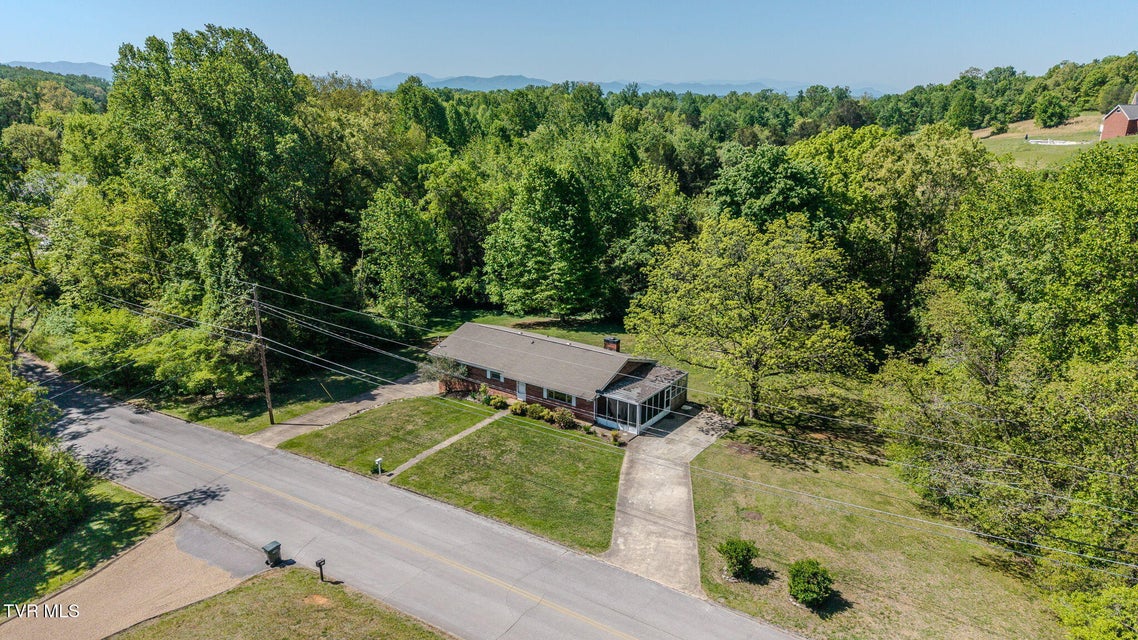 Photo #35: 812 Redbud Drive