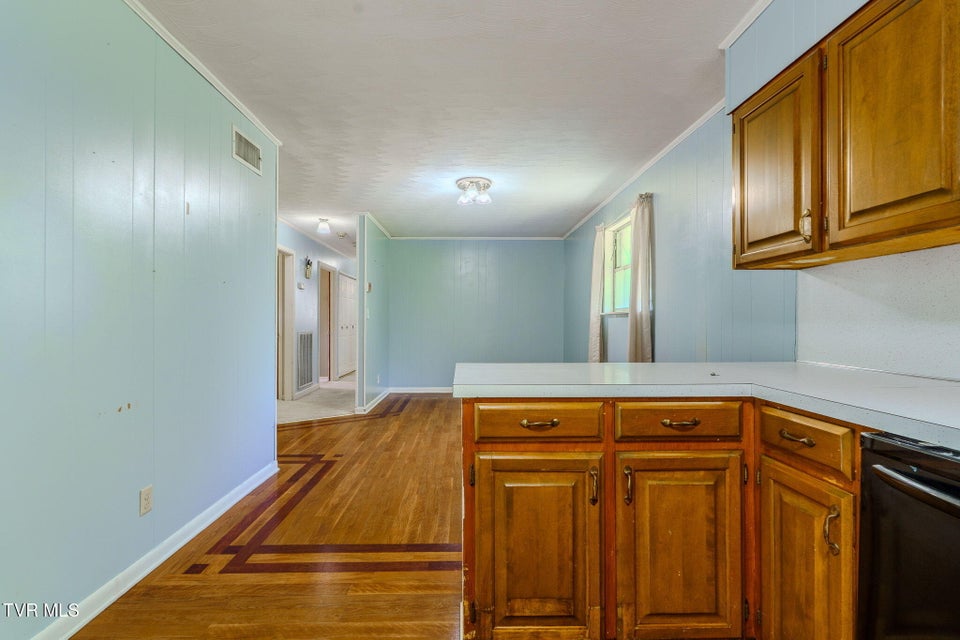 Photo #9: 812 Redbud Drive