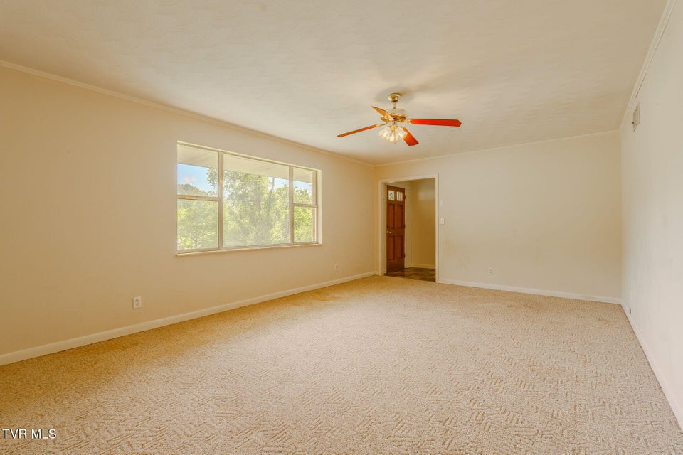 Photo #18: 812 Redbud Drive