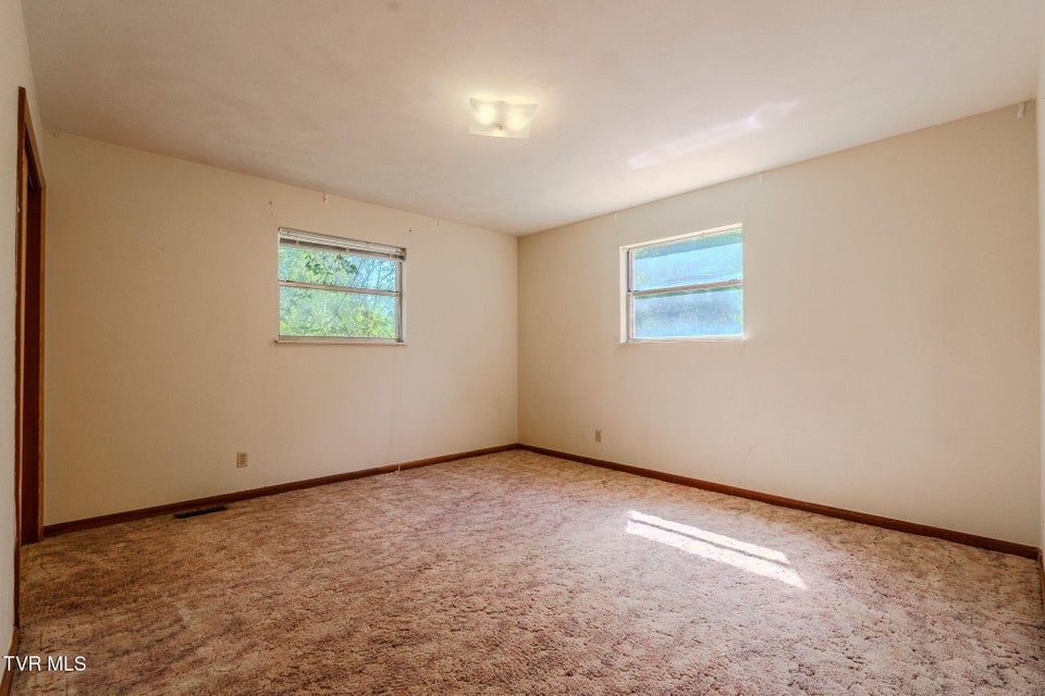 Photo #21: 812 Redbud Drive