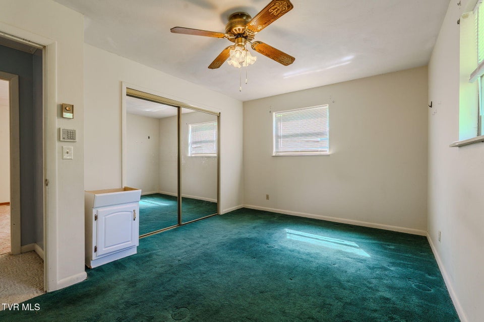 Photo #13: 812 Redbud Drive