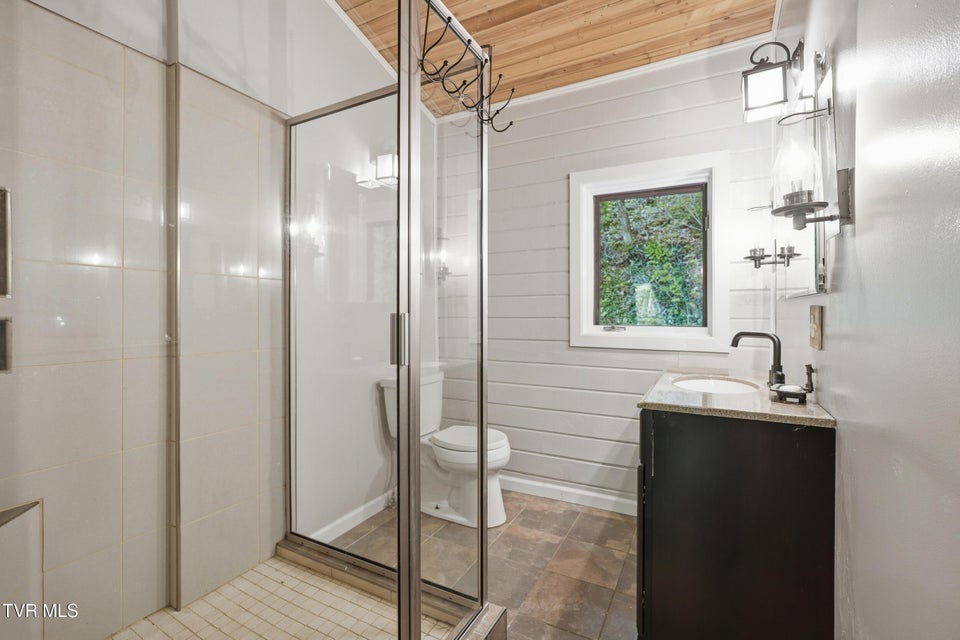 Photo #36: 2235 Wampler Hollow Road