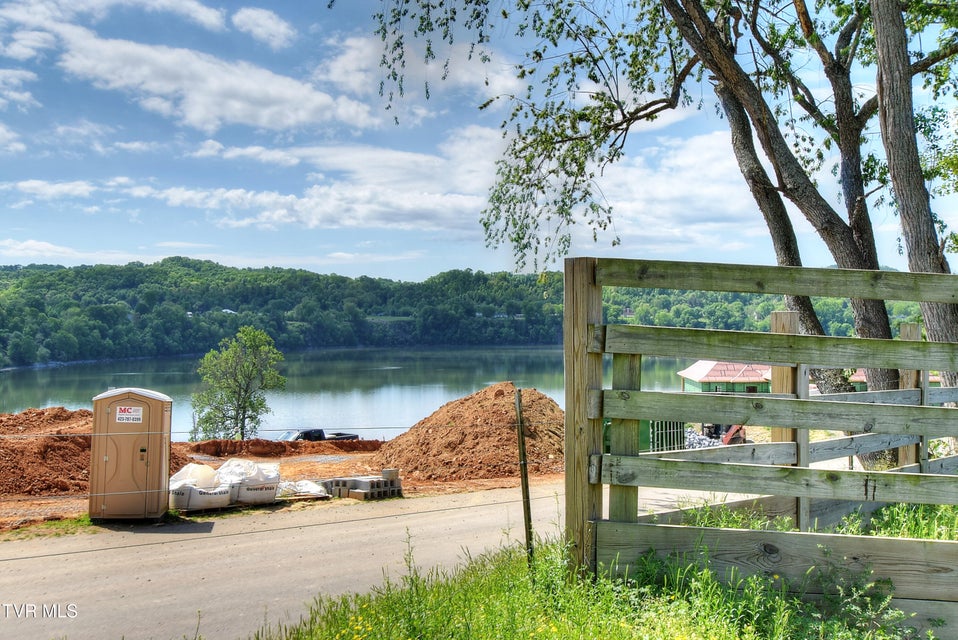 Photo #3: 168 Degrasse Lane