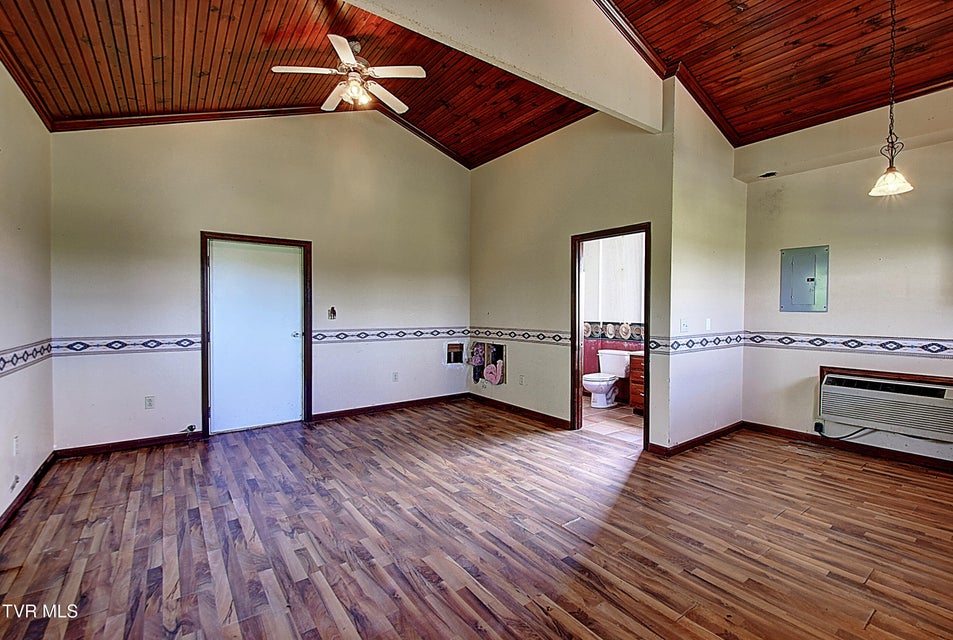 Photo #6: 168 Degrasse Lane