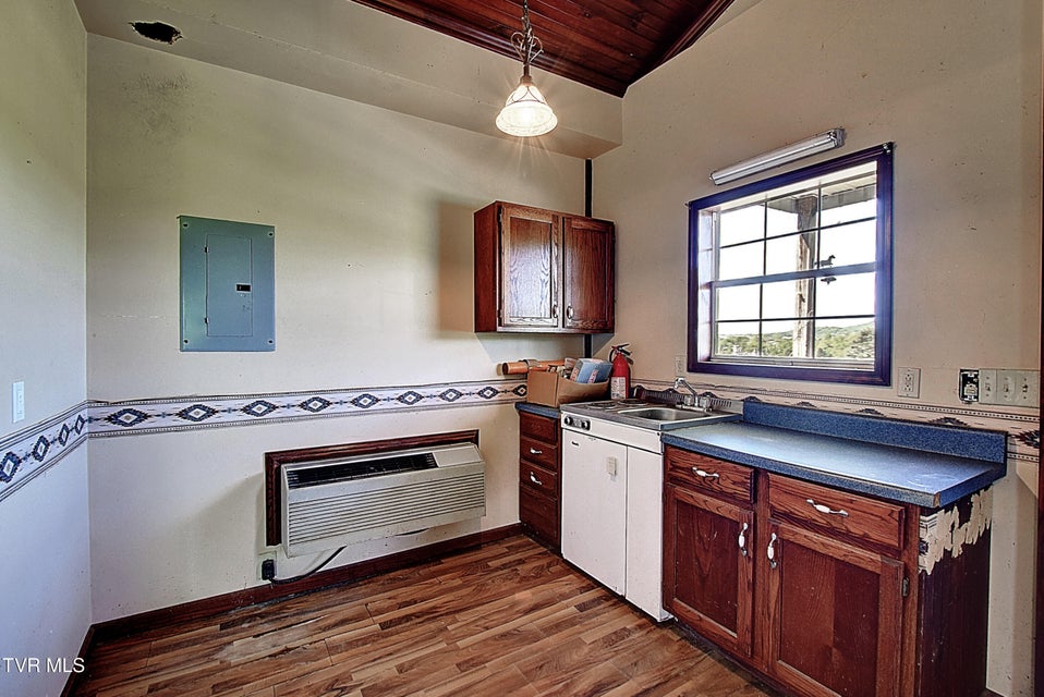 Photo #8: 168 Degrasse Lane