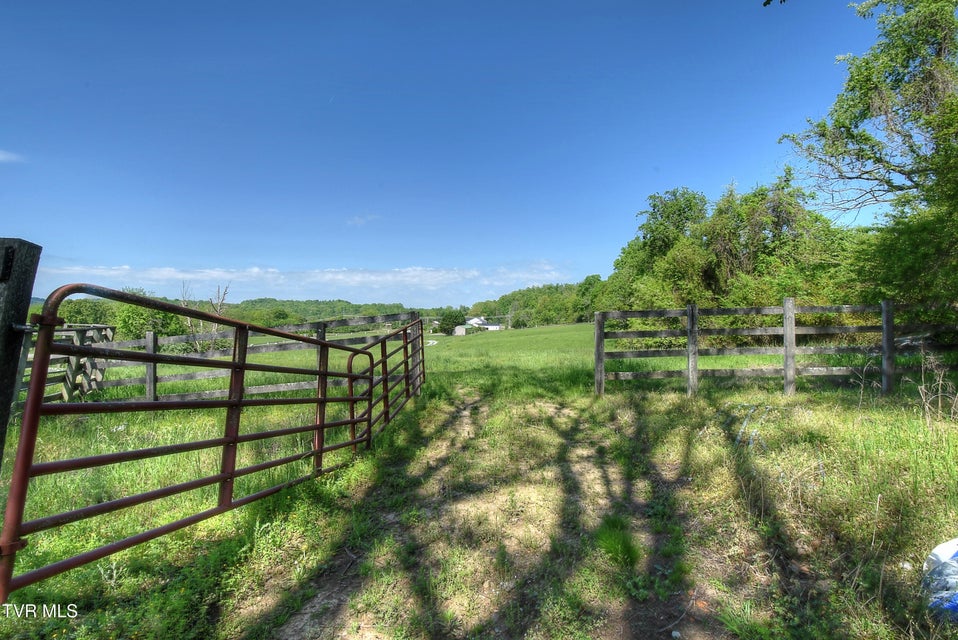 Photo #26: 168 Degrasse Lane