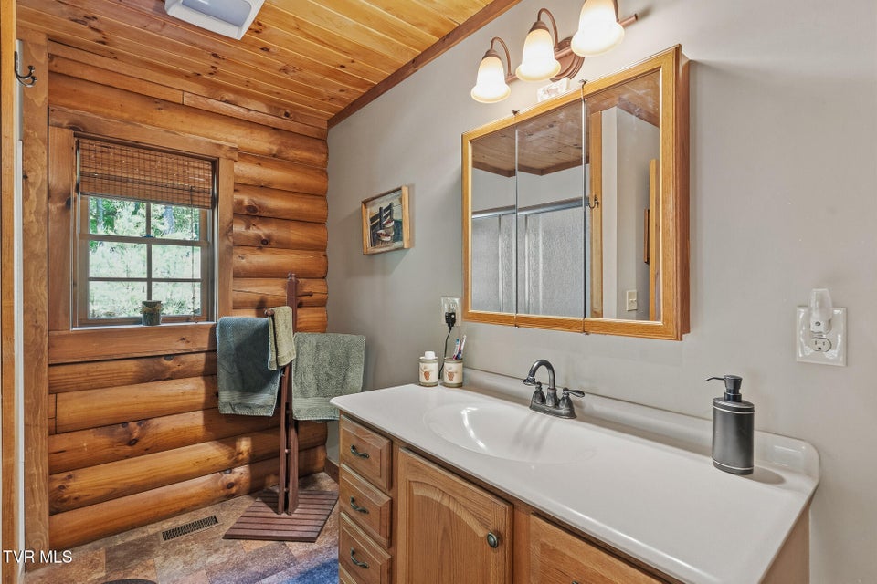 Photo #21: 2080 Allens Bridge Road