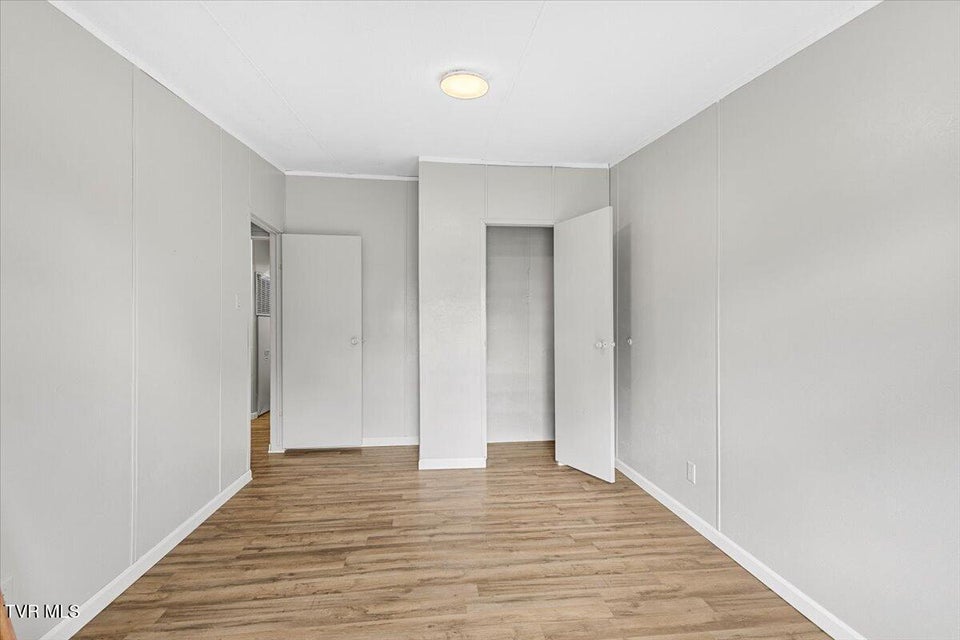 Photo #25: 480 Russell Hill Road