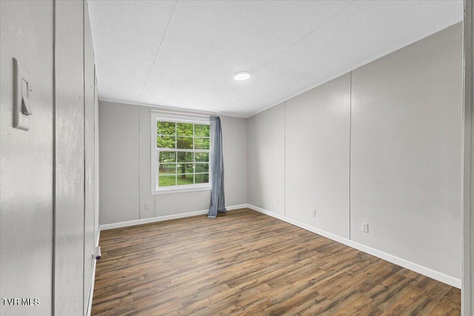 Photo #22: 480 Russell Hill Road