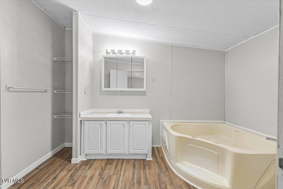 Photo #16: 480 Russell Hill Road