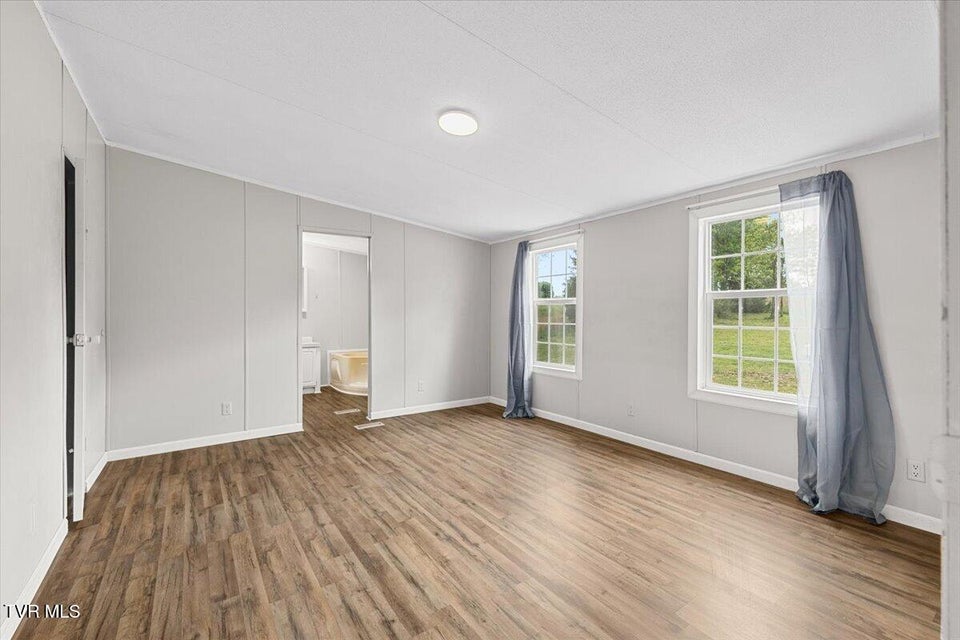 Photo #14: 480 Russell Hill Road