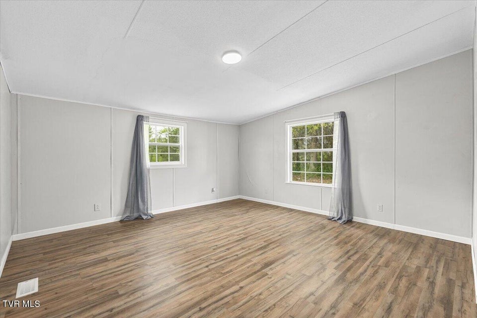 Photo #13: 480 Russell Hill Road