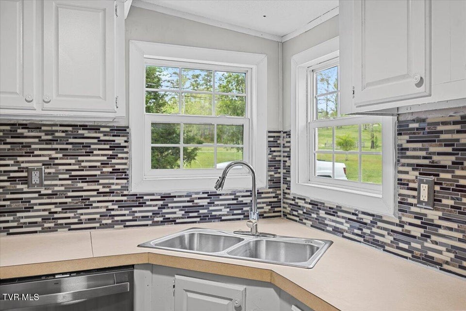 Photo #10: 480 Russell Hill Road