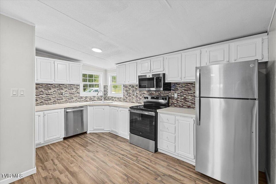 Photo #9: 480 Russell Hill Road