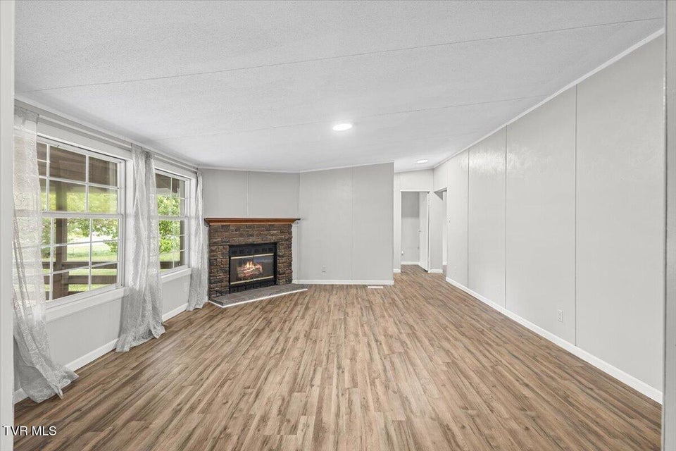 Photo #7: 480 Russell Hill Road