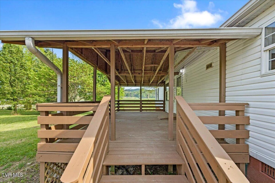 Photo #5: 480 Russell Hill Road