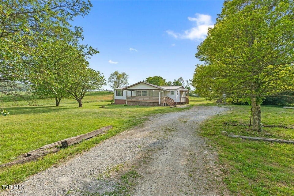 Photo #29: 480 Russell Hill Road