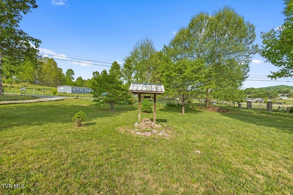 Photo #31: 480 Russell Hill Road