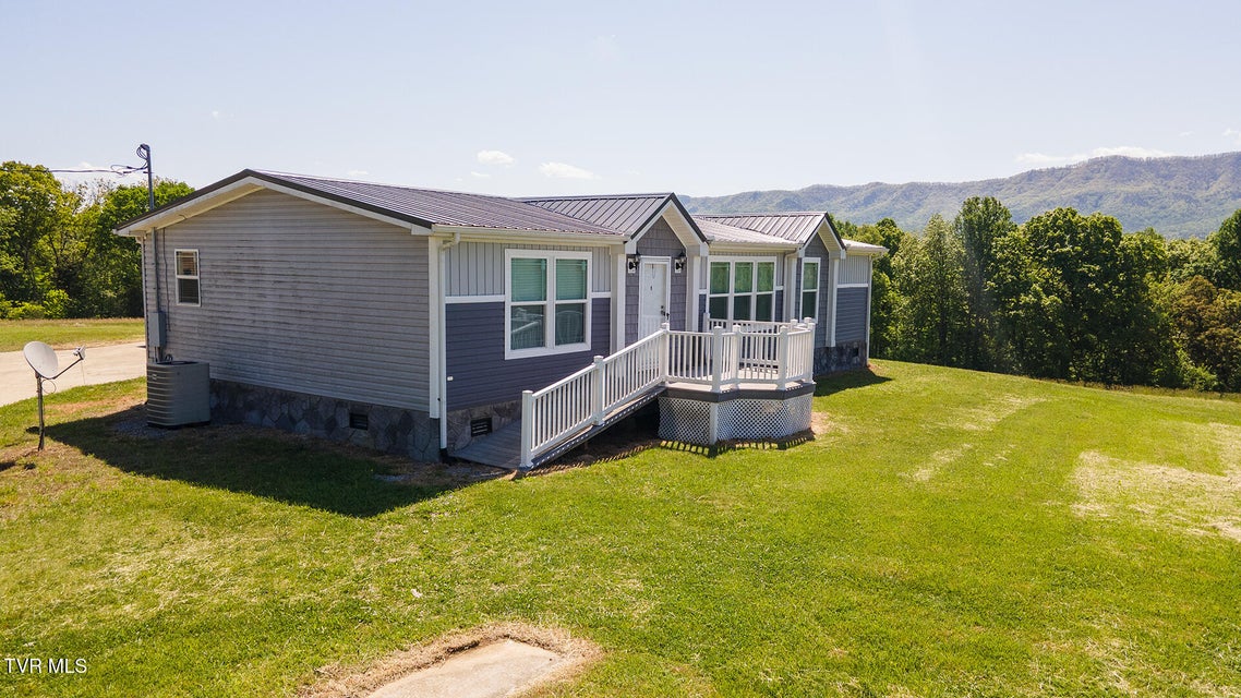 Photo #66: 822 Sunlight Road