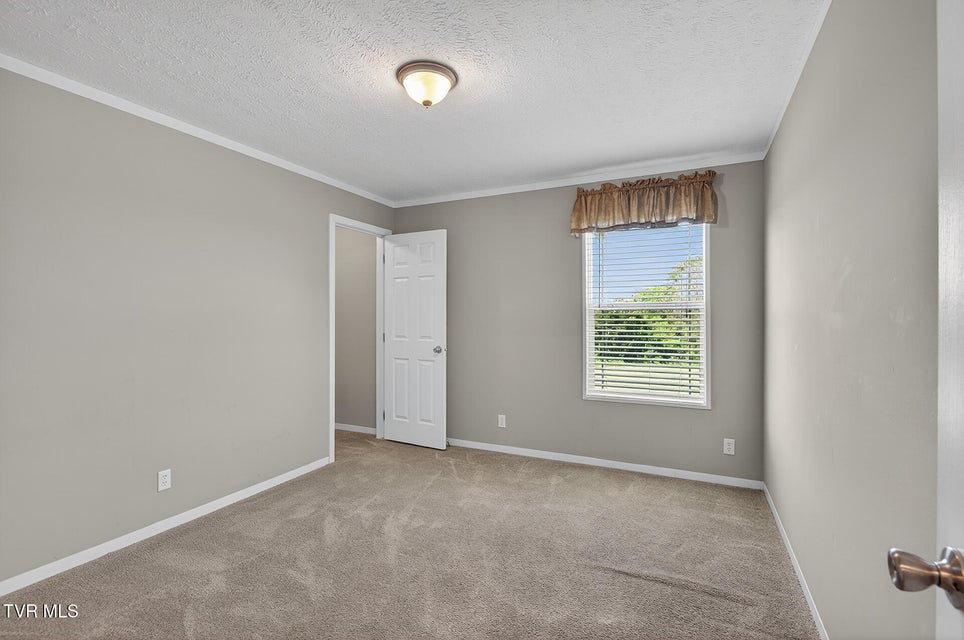 Photo #27: 822 Sunlight Road