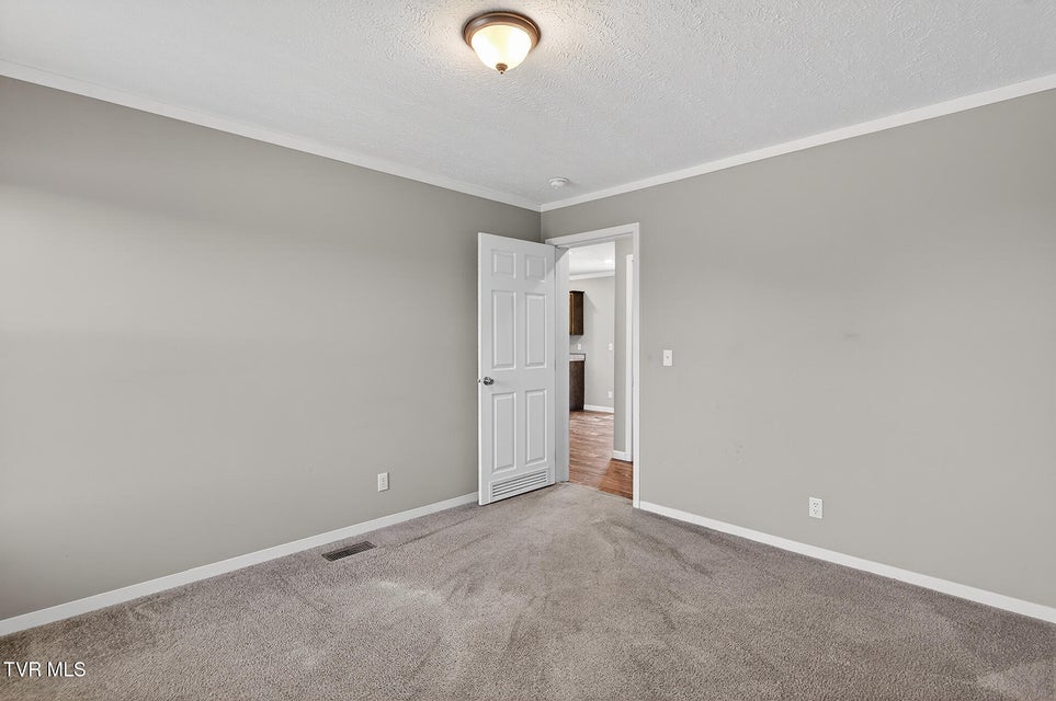 Photo #29: 822 Sunlight Road