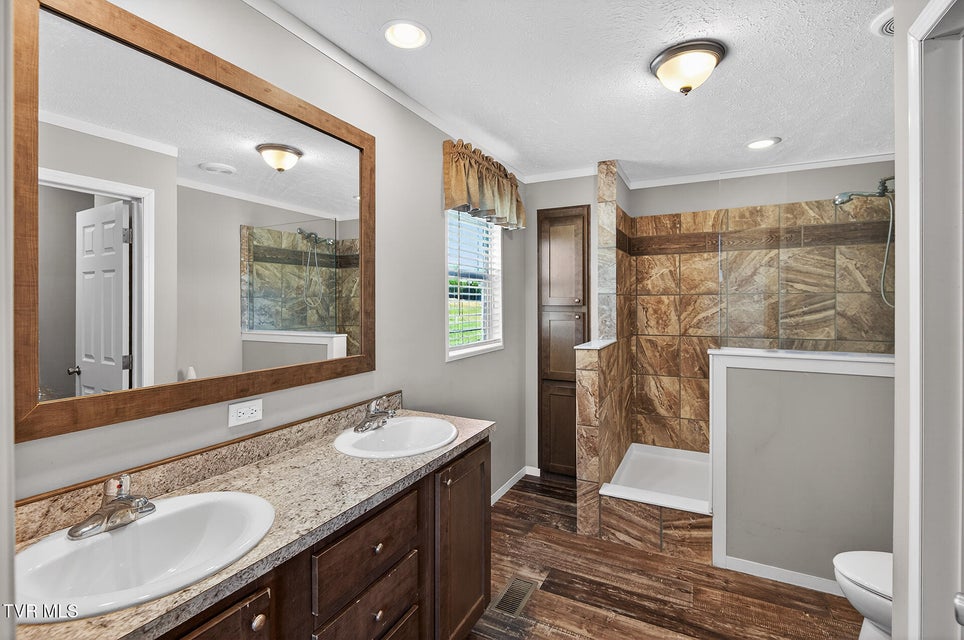 Photo #22: 822 Sunlight Road