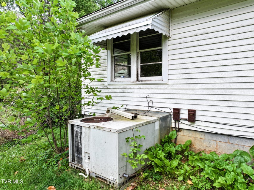 Photo #21: 235 House Road