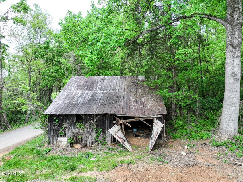 Photo #27: 235 House Road