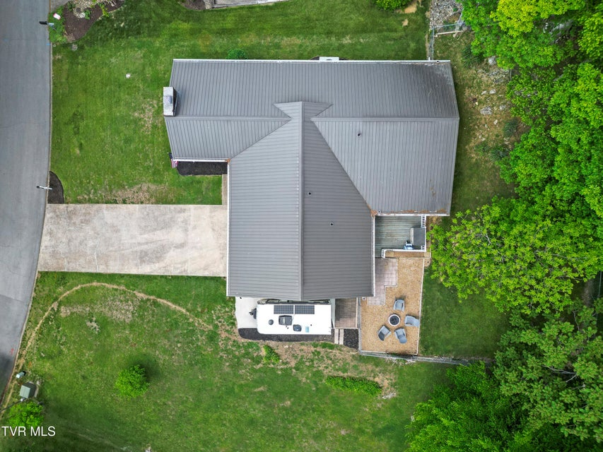 Photo #2: 1231 Tanglewood Drive